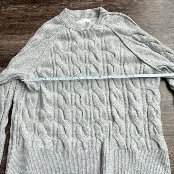 Aerie unREAL Cable Knit Crew Sweater - Medium Heather Gray XS - Picture 6 of 7